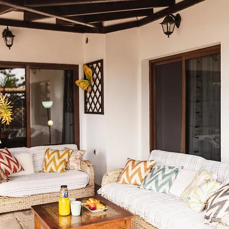 Villa Buena Vista With Heated Indoor Pool In El Roque La Oliva