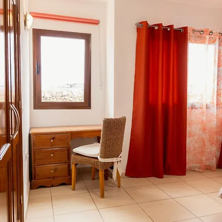 فيلة Buena Vista With Heated Indoor Pool In El Roque لا أوليفا